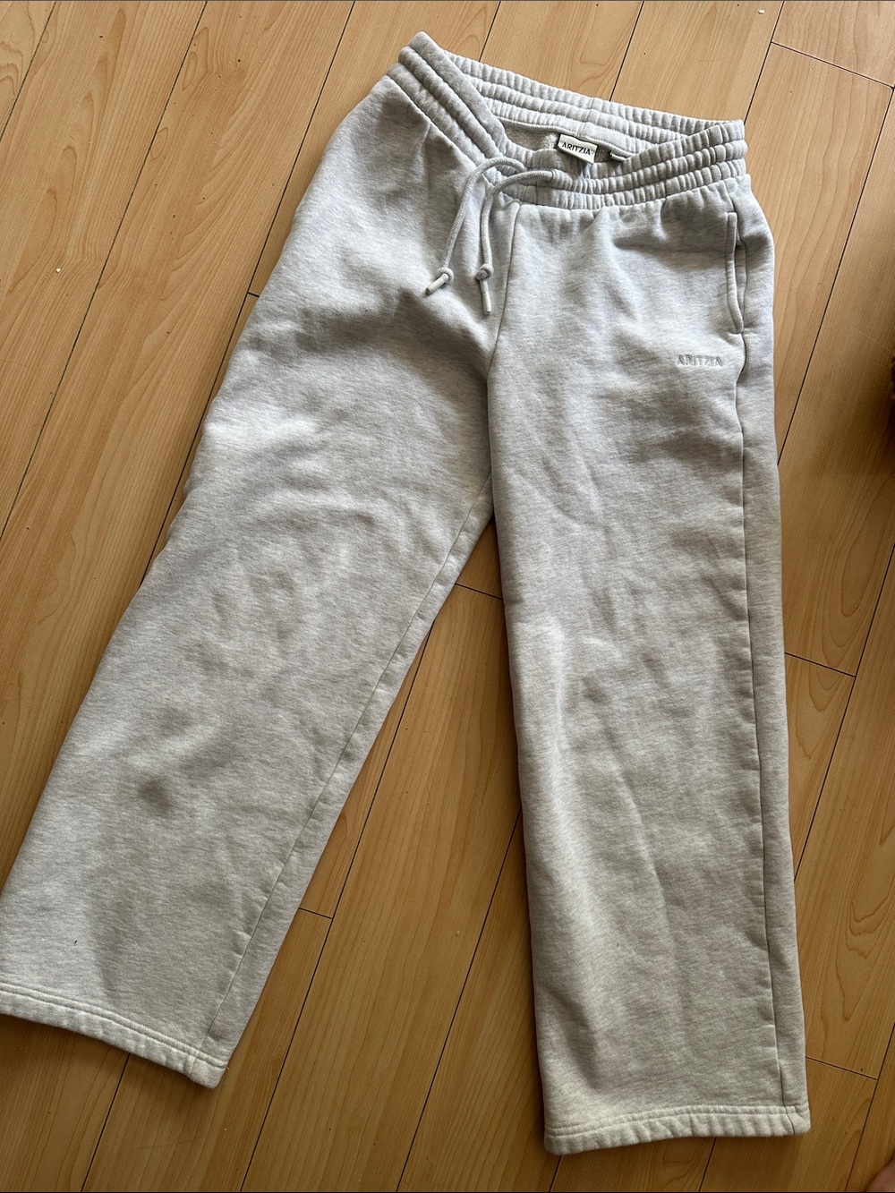 Aritzia boyfriend fit sweat fleece, grey, like new, worn twice.